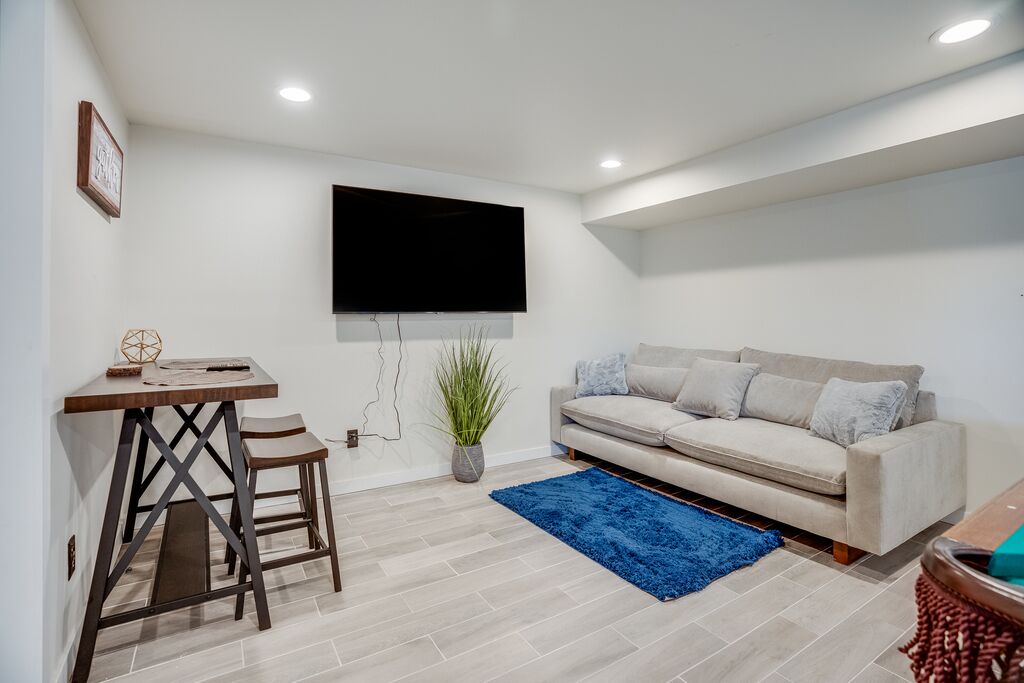 Pocono Mountains - Renovated - Great Location