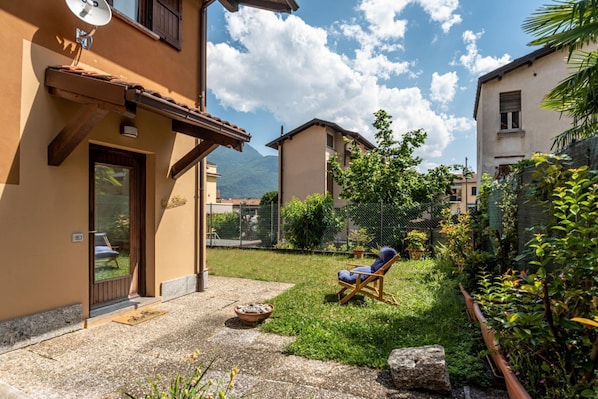 Terrace/patio - Terraced house on the lakeside of Gravedona - Larihome (Gravedona ed Uniti)