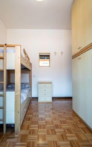 2 chambres, fer et planche Ă repasser, Wi-Fi, draps fournis