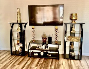 Unclassified image, 4 of 10, button