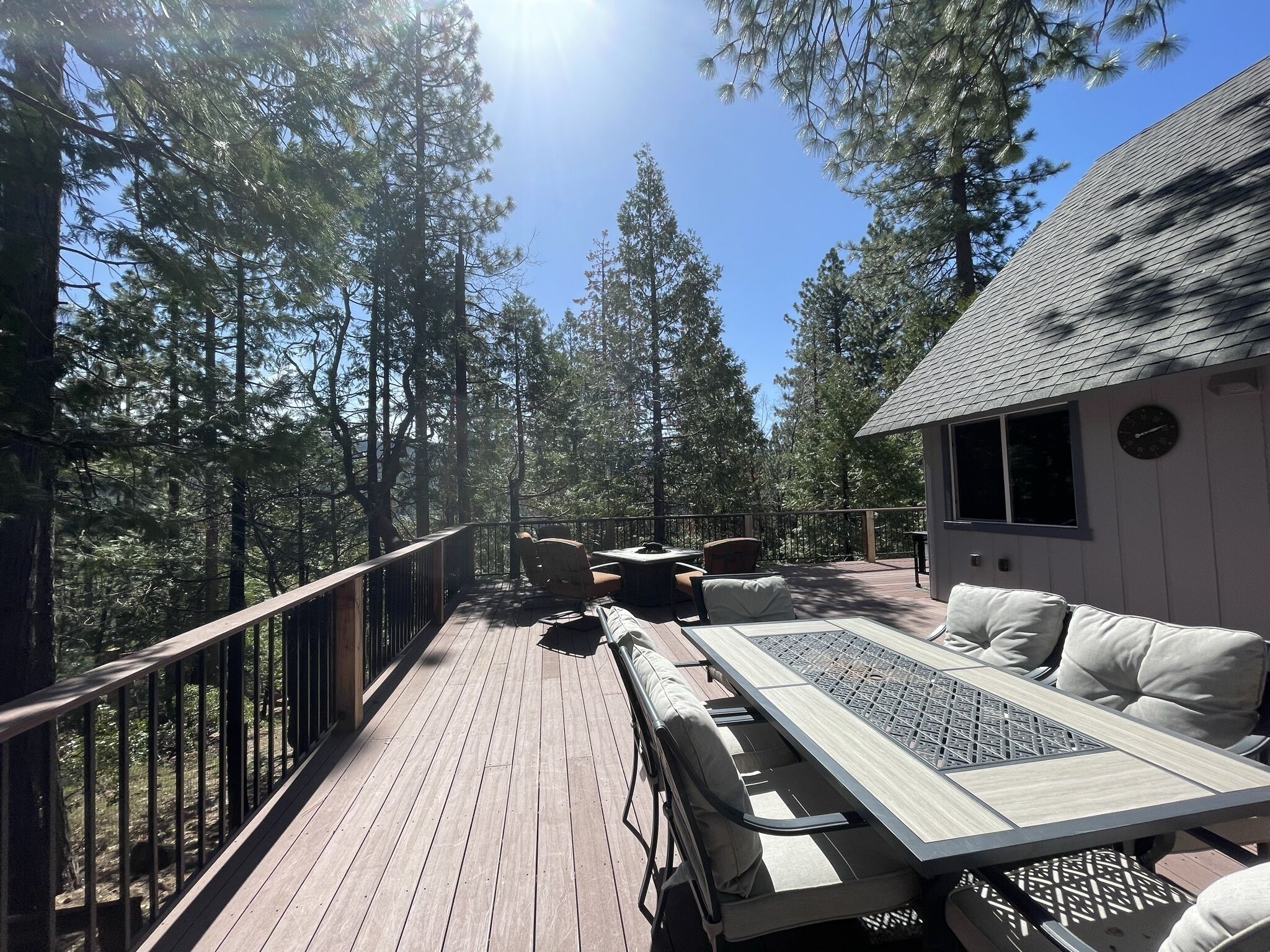 Cabin in the woods near Pinecrest Lake and Dodge Ridge Ski Resort