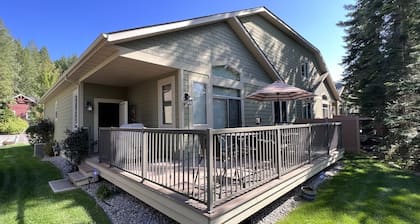 Meadow Lake Country Escape