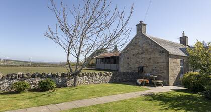 FORDEL COTTAGE - charming cottage - perfect for exploring country, coast & city
