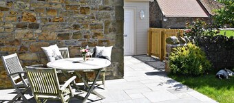 FORDEL COTTAGE - charming cottage - perfect for exploring country, coast & city