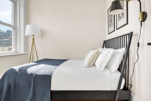 2 bedrooms, iron/ironing board, WiFi, bed sheets - Modern North End 2BR w/ W/D on Salem St., near dining, by Blueground (Boston)