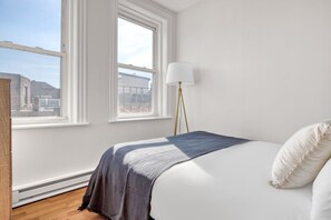 2 soverom, strykejern/-brett, wi-fi og sengetøy