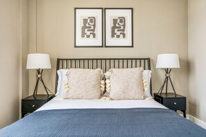 1 habitación, tabla de planchar con plancha, wifi y ropa de cama 