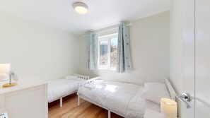 Unclassified image, 4 of 15, button