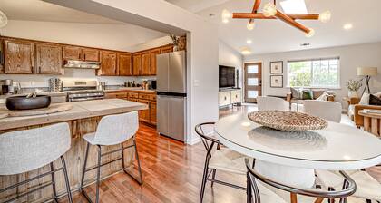 Beautiful coastal home near Redwoods with fast WiFi, large backyard, W/D & patio