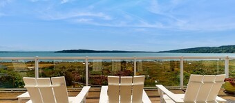 Stunning 2 level waterfront home with firepit, WiFi, views, and pool table