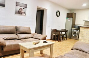 Flat-screen TV - Chalet Los Garridos with private pool (Conil de la Frontera)