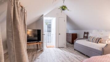 3 chambres, bureau, fer et planche à repasser, accès au Wi-Fi (inclus)