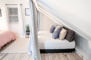 3 habitaciones, escritorio, tabla de planchar con plancha y wifi gratis 