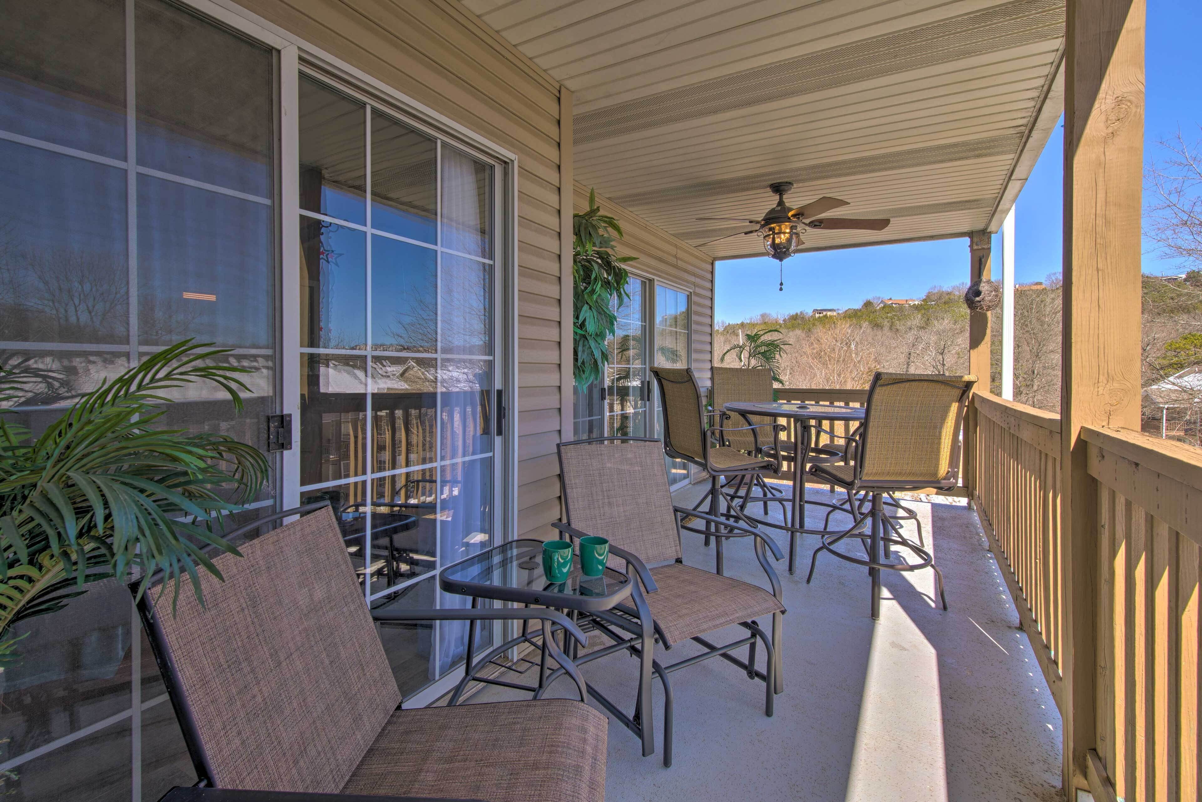 Branson Condo w/ Large Patio ~ 3 Mi to The Strip!