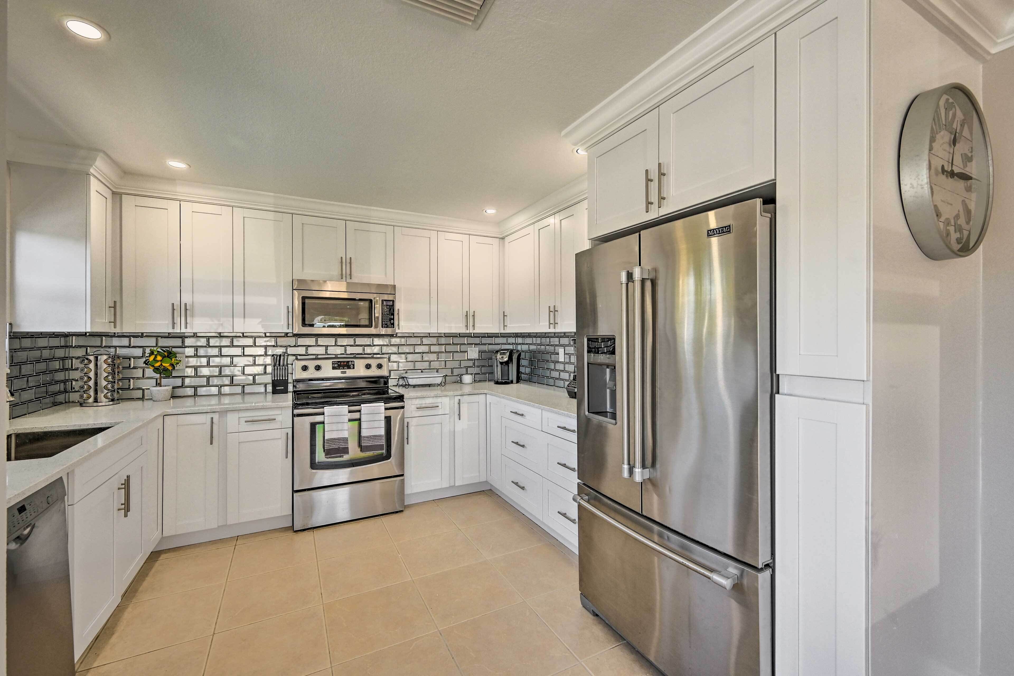 Naples Vacation Rental w/ Pool: Bike to Beaches!