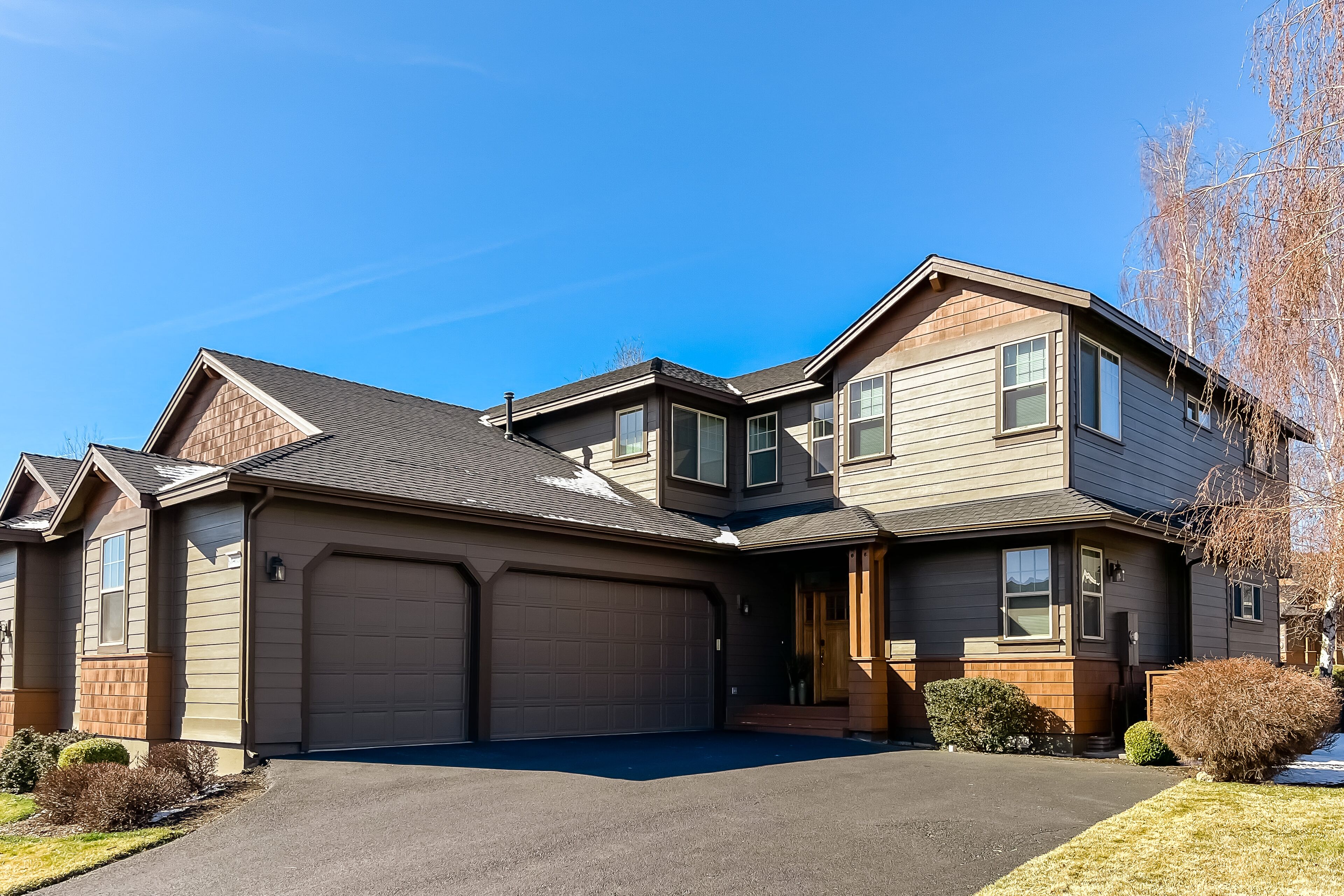 Townhome with private hot tub, central AC, W/D, w/ Eagle Crest Sports Passes