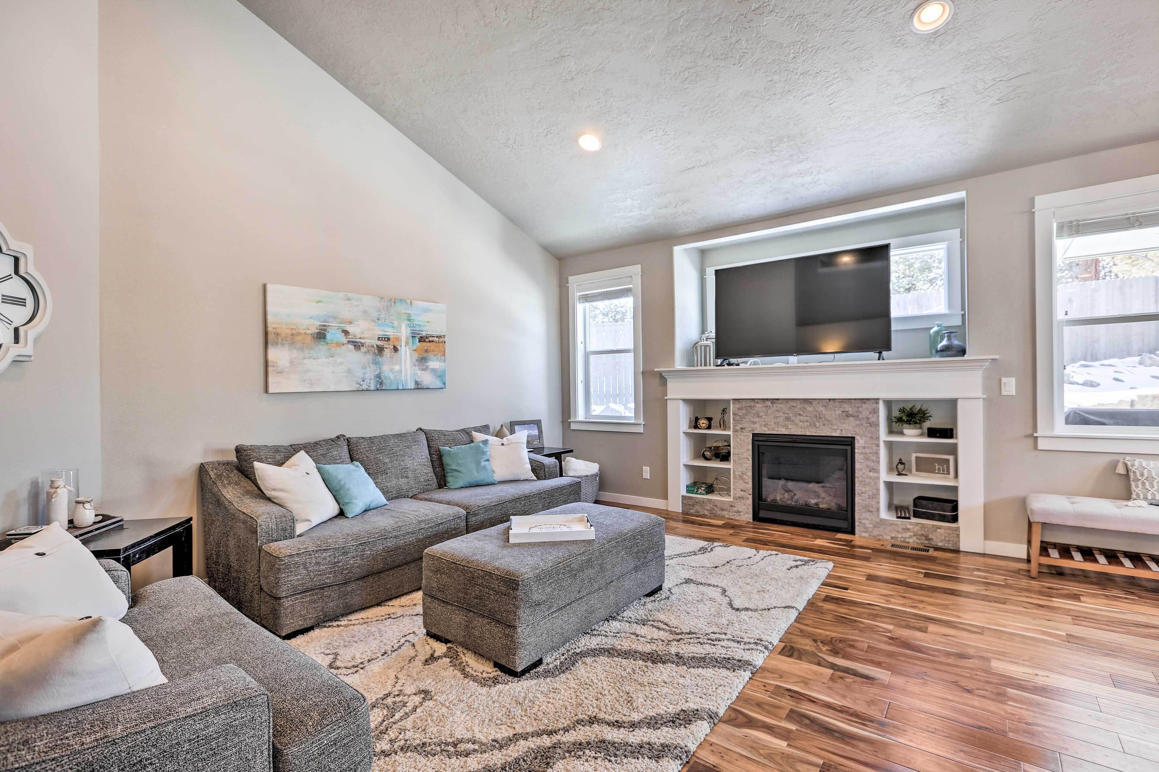 TV, fireplace, offices