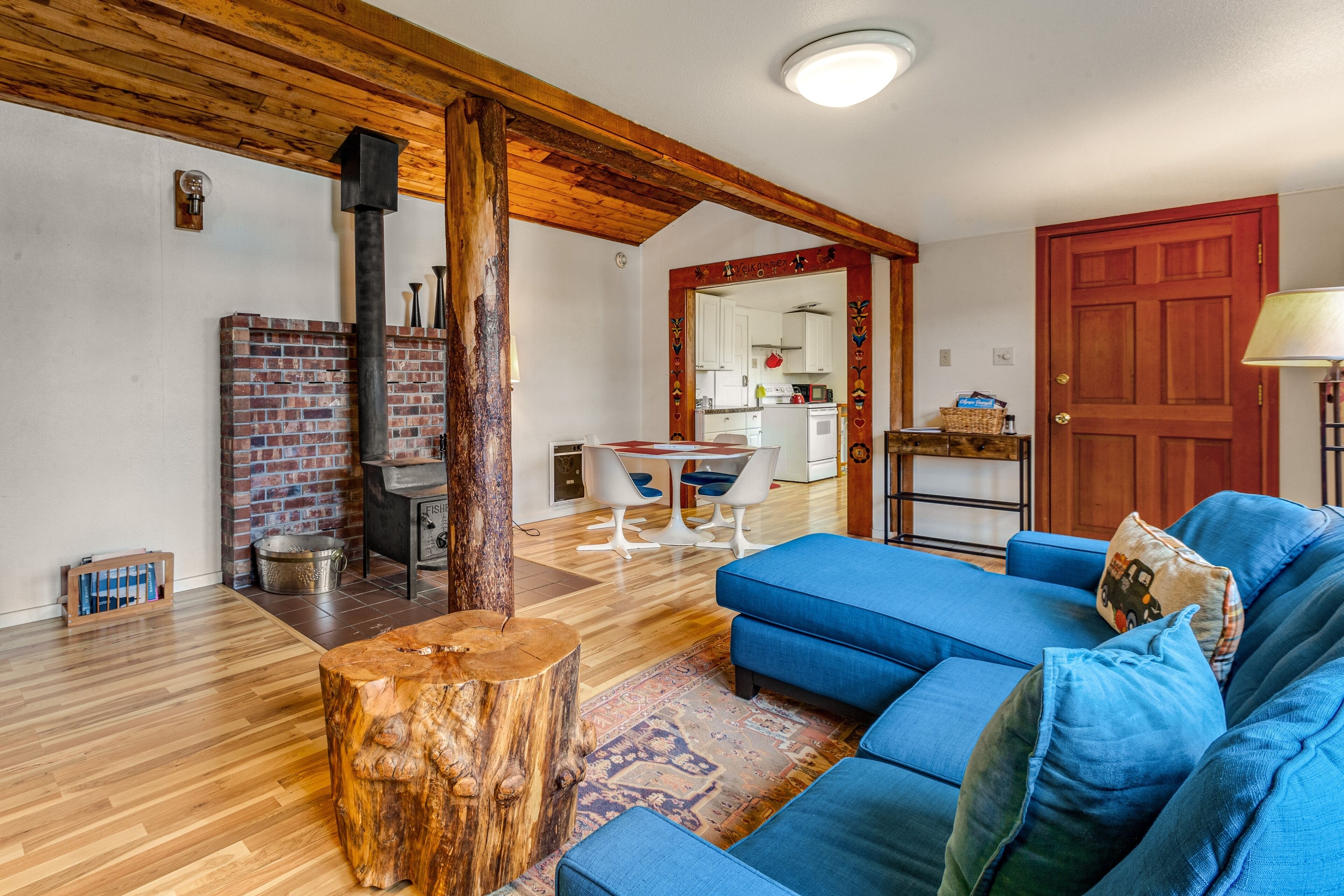 Water-view cottage on Hood Canal - wood stove, beach access, kayaks - 1 Dog OK