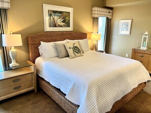 4 bedrooms, travel crib, WiFi, bed sheets - Beautiful Owner Managed Condo at the Crescent - Best Complex in Destin (Miramar Beach)