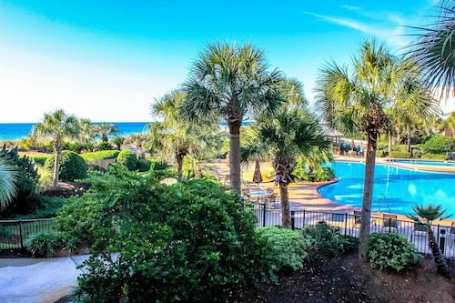 Beautiful Owner Managed Condo at the Crescent - Best Complex in Destin
