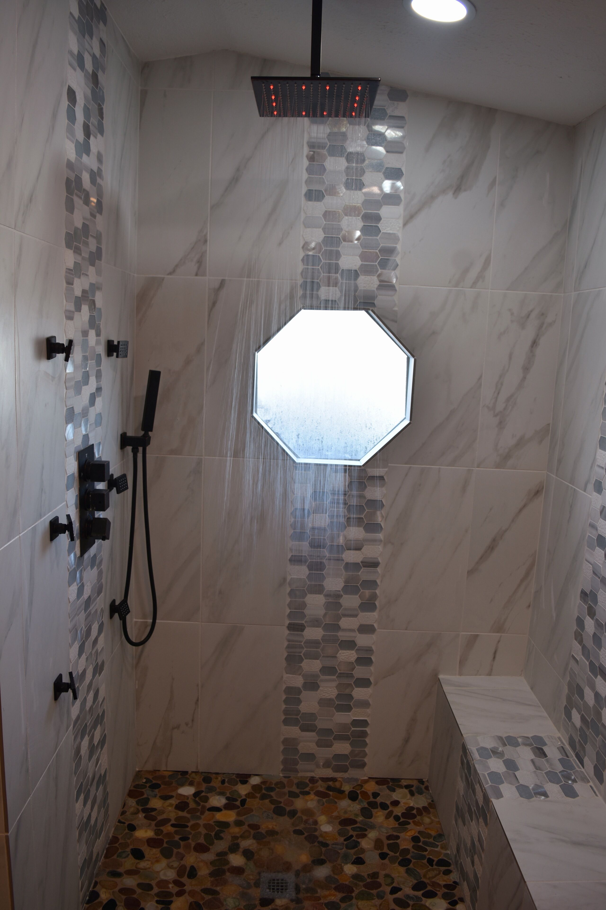 Combined shower/bathtub, hair dryer, towels, soap