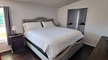 5 chambres, coffres-forts dans les chambres, bureau