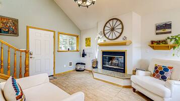 TV, peis, fotballspill og bøker