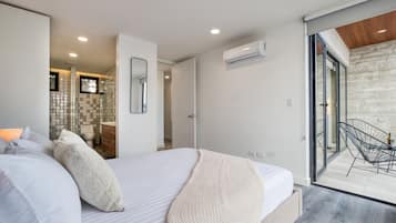 Master Apartment with Balcony | 客房景觀