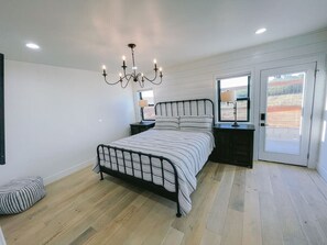 4 habitaciones, tabla de planchar con plancha, cuna de viaje y wifi 