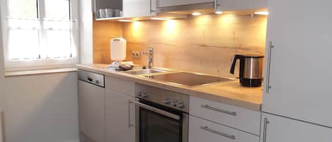 Fridge, oven, dishwasher, coffee/tea maker