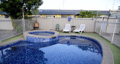 Rodney Motor Inn