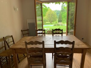 Dining - Les Maisons de la Plaine (CALES)