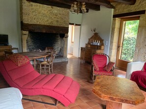 Televisie, boeken en een printer