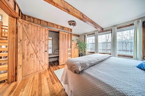 4 habitaciones, tabla de planchar con plancha y cuna de viaje