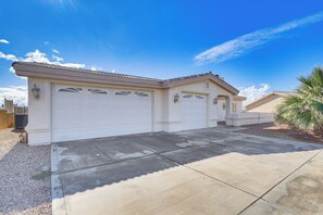Property grounds - Private Pool, 3 Mi to Water! Lake Havasu City Home (Lake Havasu City)