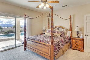 3 bedrooms, laptop workspace, Internet, bed sheets - Private Pool, 3 Mi to Water! Lake Havasu City Home (Lake Havasu City)