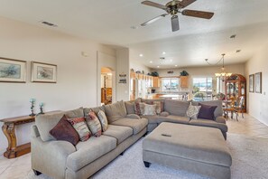 TV - Private Pool, 3 Mi to Water! Lake Havasu City Home (Lake Havasu City)