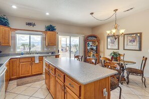 Dining - Private Pool, 3 Mi to Water! Lake Havasu City Home (Lake Havasu City)