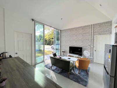 Homerent @ Sariam Lake Chiang Mai