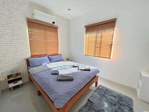 2 habitaciones, escritorio, tabla de planchar con plancha y wifi