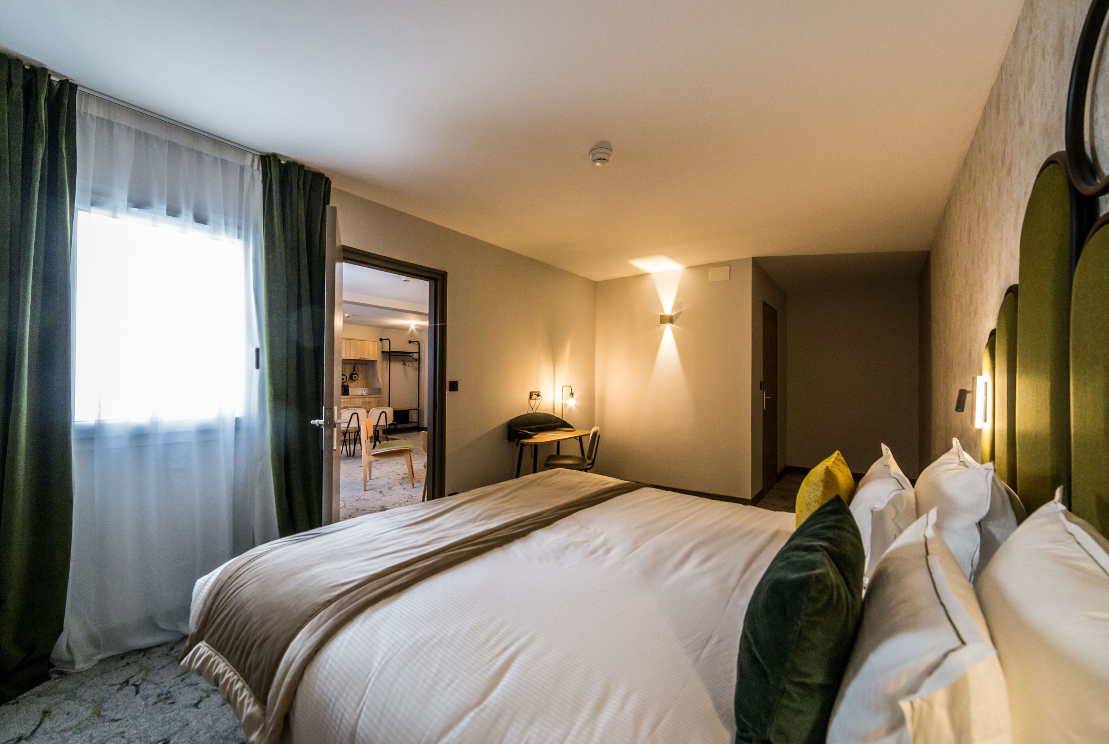 Standard Apartment, 1 King Bed, Non Smoking, Kitchenette (with Sofabed) | Premium bedding, pillowtop beds, individually furnished, desk