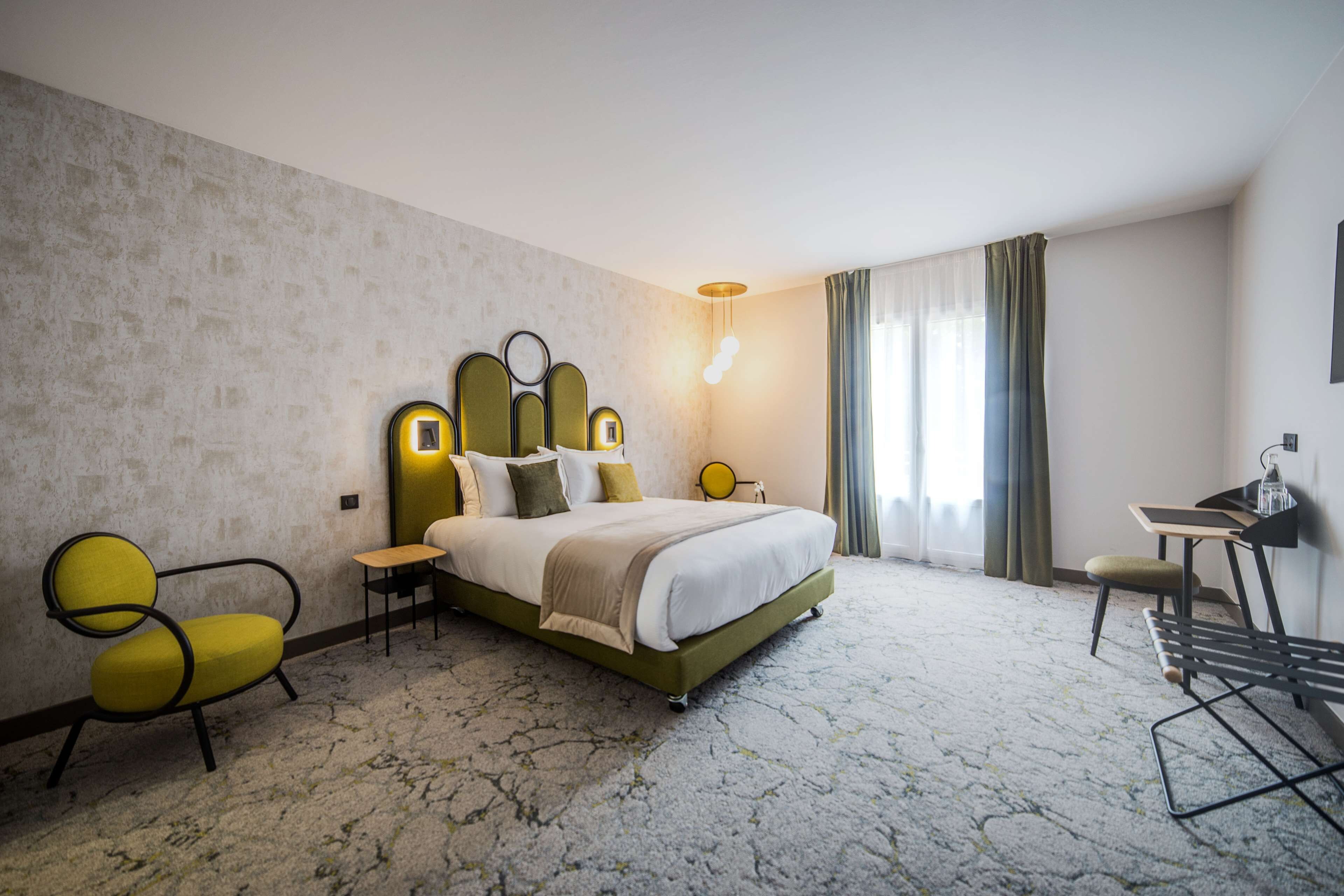 Premium bedding, pillowtop beds, desk, laptop workspace