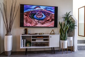 Interior - Modern Home with Lake View in the Heart of Gilbert (Gilbert)