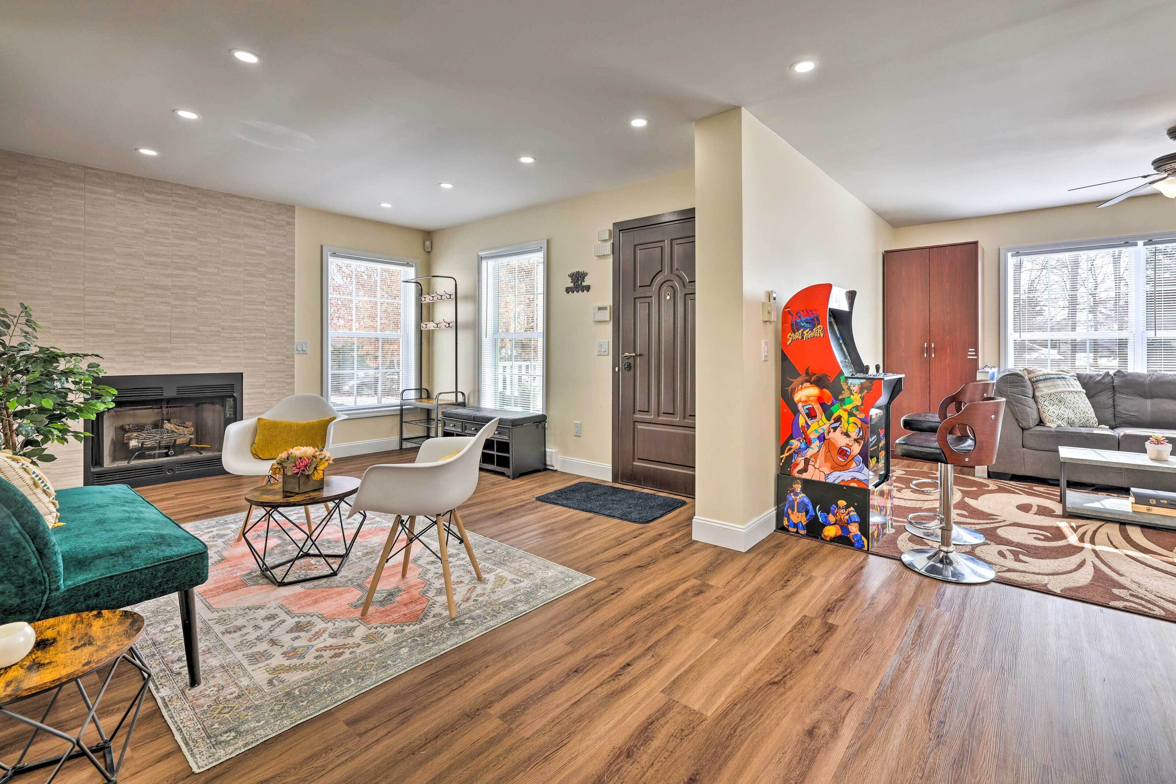 Bright Tobyhanna Home w/ Hot Tub & Fire Pit!