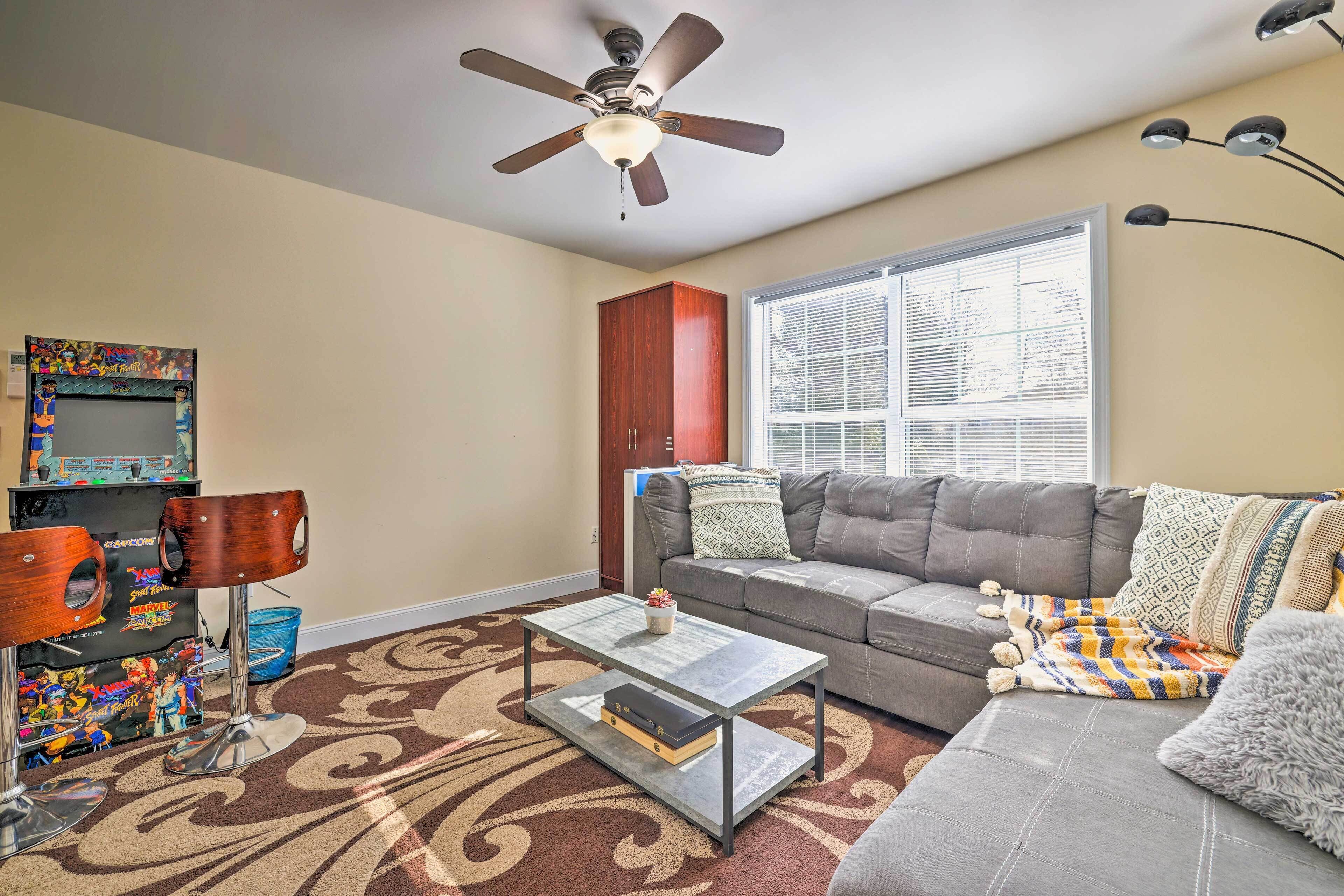 Bright Tobyhanna Home w/ Hot Tub & Fire Pit!