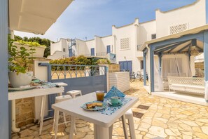 Outdoor dining - Appartamento Playa Chianca - Tor... (Torre lapillo)