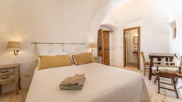 3 Schlafzimmer, Bügeleisen/Bügelbrett, Bettwäsche