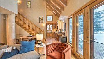 TV, fireplace, books, stereo