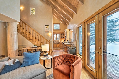 Serene Sun Valley Home w/ Hot Tub & Mtn Views