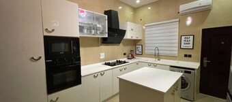 5 Bedroom Private Home w/ snookerboard and indoor games in lekki